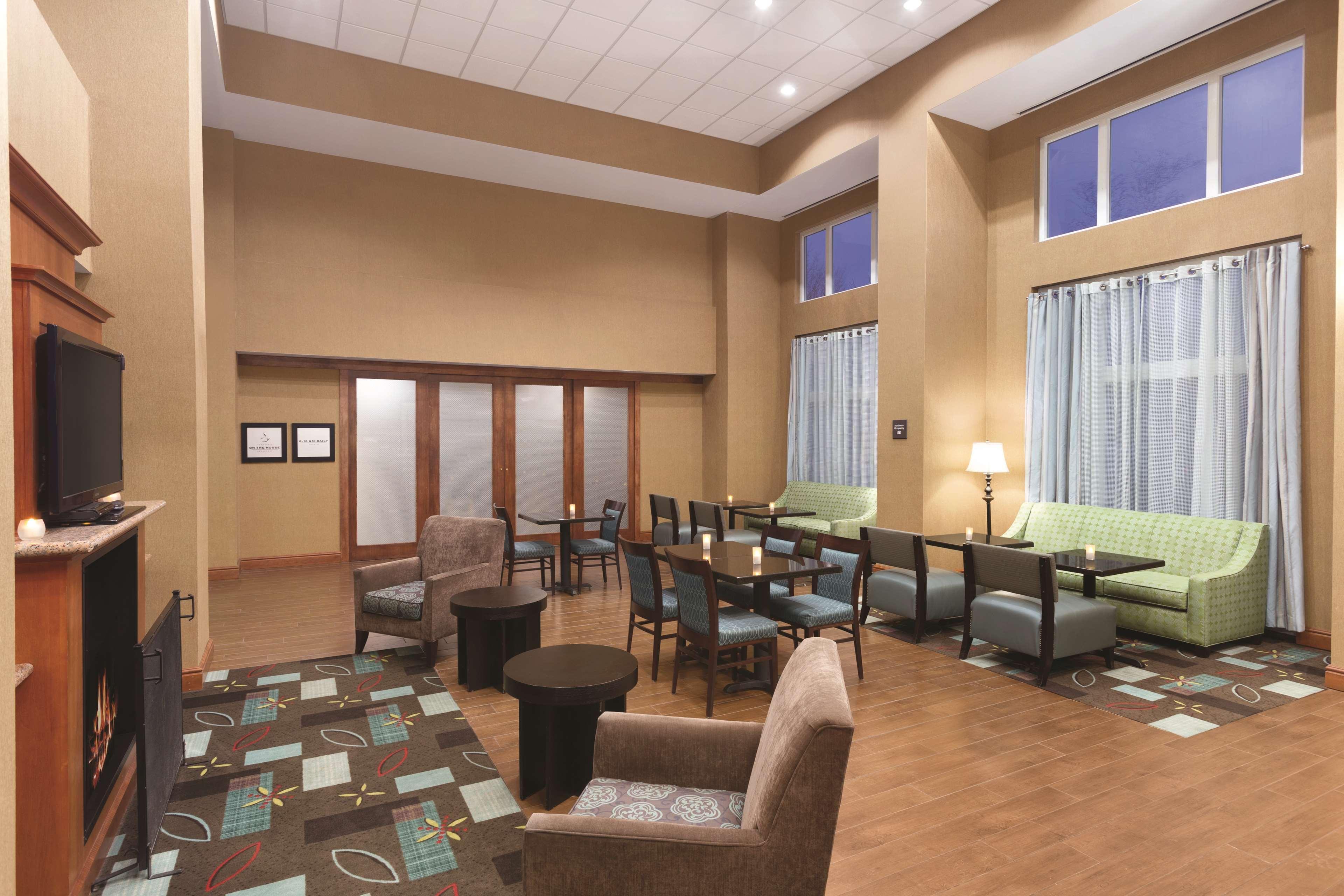 Hampton Inn & Suites Greenfield Eksteriør bilde