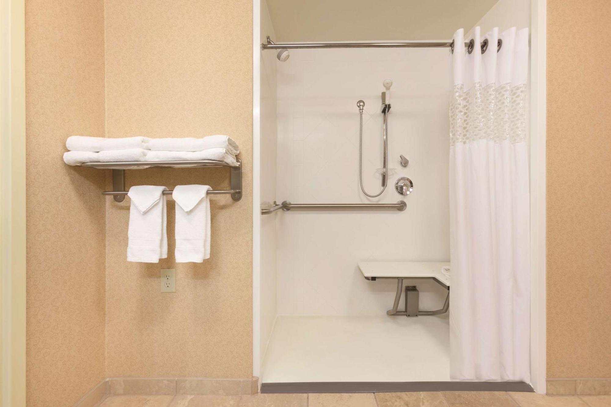 Hampton Inn & Suites Greenfield Eksteriør bilde