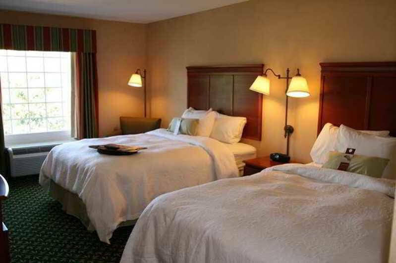 Hampton Inn & Suites Greenfield Eksteriør bilde